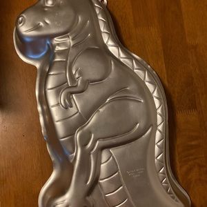 Vintage Wilton T-Rex dinosaur cake pan